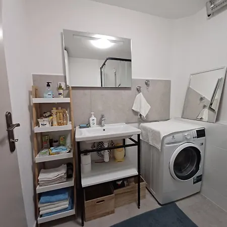 Apartment Dry Dock Postira