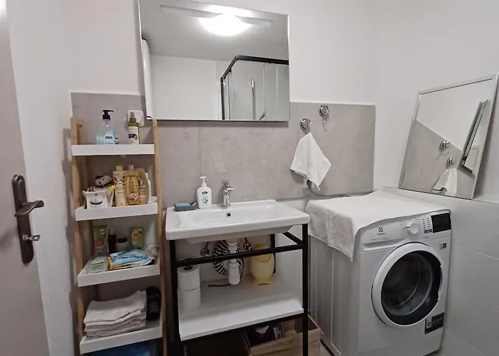 Apartment Dry Dock Postira