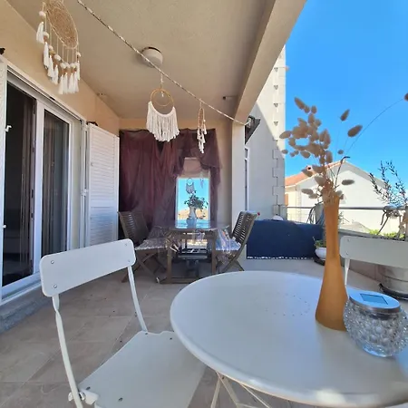 Διαμέρισμα Dry Dock *